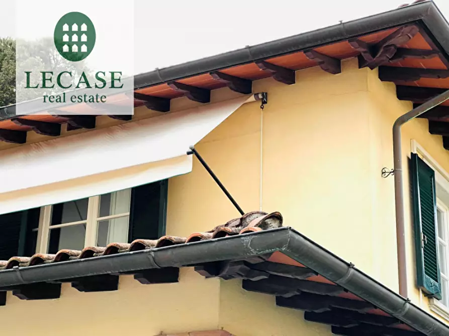 Immagine 1 di Appartamento in vendita  in via Crispi a Forte Dei Marmi