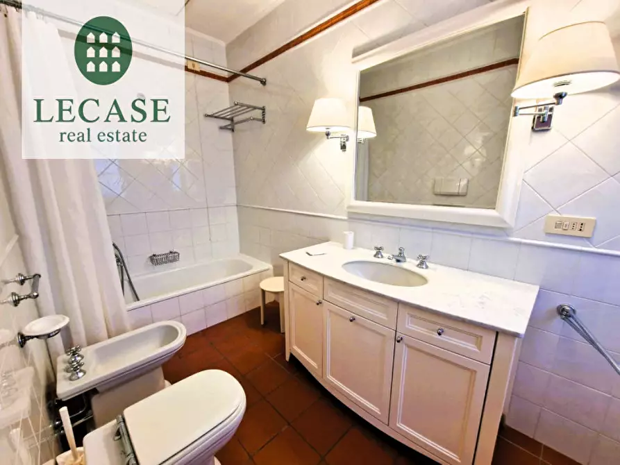 Immagine 14 di Appartamento in vendita  in via Crispi a Forte Dei Marmi