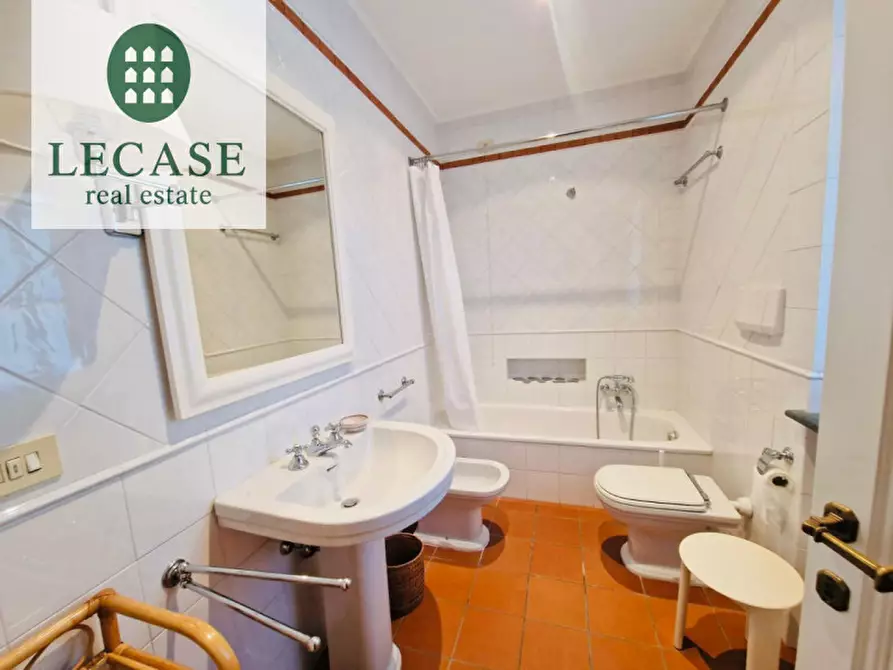 Immagine 19 di Appartamento in vendita  in via Crispi a Forte Dei Marmi