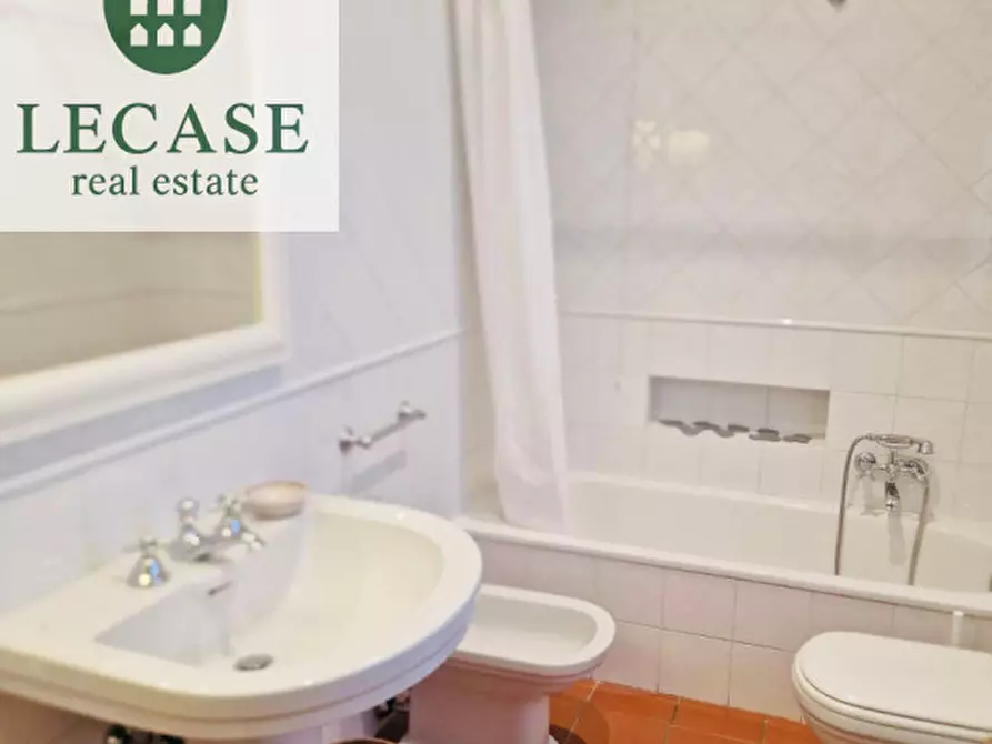 Immagine 21 di Appartamento in vendita  in via Crispi a Forte Dei Marmi