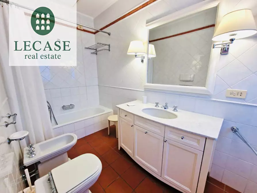 Immagine 23 di Appartamento in vendita  in via Crispi a Forte Dei Marmi