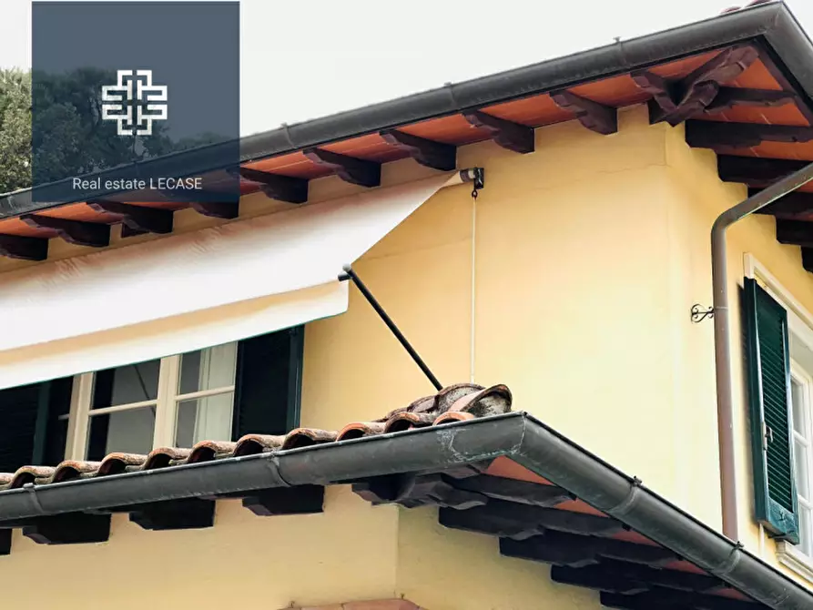 Immagine 15 di Appartamento in vendita  in via Crispi a Forte Dei Marmi