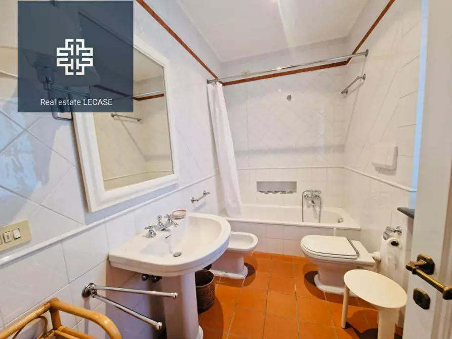 Immagine 19 di Appartamento in vendita  in via Crispi a Forte Dei Marmi