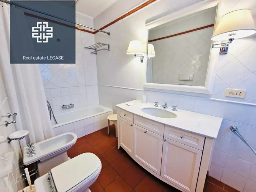 Immagine 23 di Appartamento in vendita  in via Crispi a Forte Dei Marmi