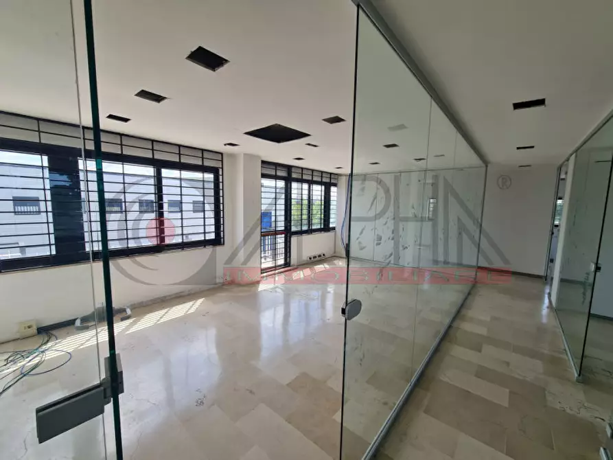 Immagine 10 di Capannone industriale in affitto  in VIA DELLE ARANCE a Pomezia