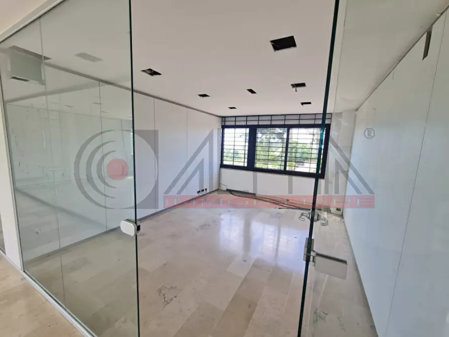 Immagine 11 di Capannone industriale in affitto  in VIA DELLE ARANCE a Pomezia