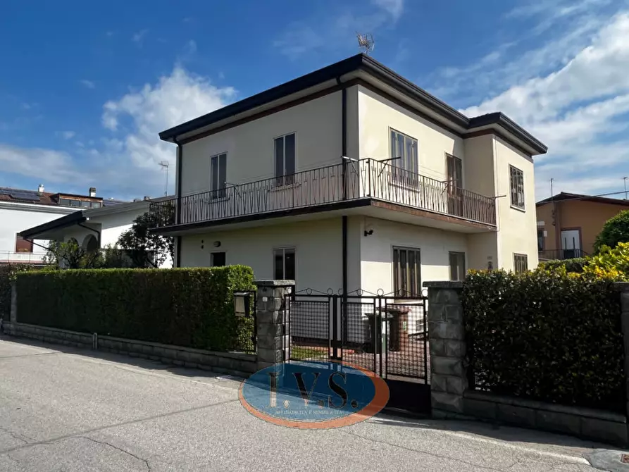 Immagine 1 di Casa indipendente in vendita  in via molini 8 a Villafranca Padovana