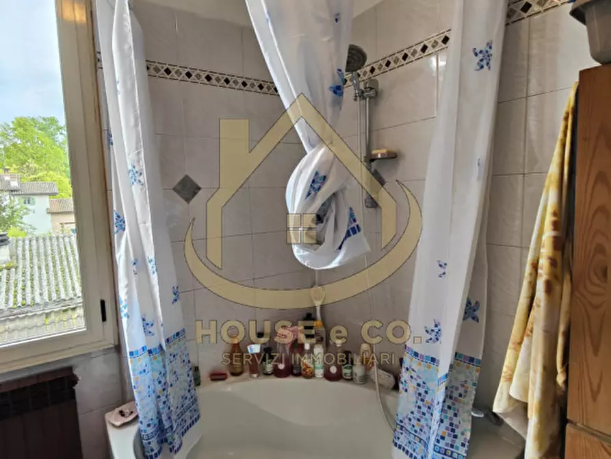 Immagine 25 di Villa in vendita  in Via Quattro Novembre a Parona