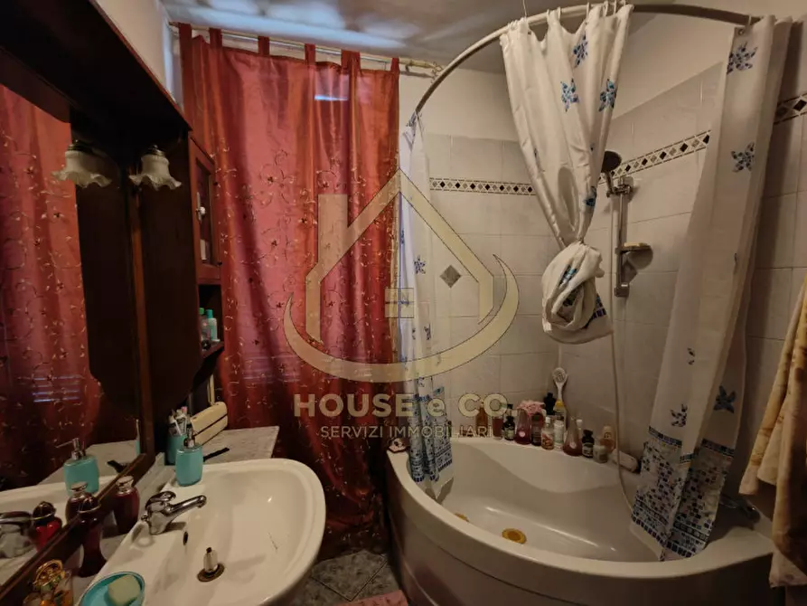 Immagine 26 di Villa in vendita  in Via Quattro Novembre a Parona