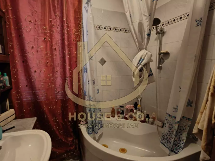 Immagine 28 di Villa in vendita  in Via Quattro Novembre a Parona