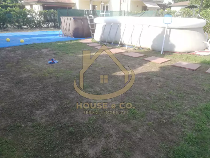 Immagine 32 di Villa in vendita  in Via Quattro Novembre a Parona