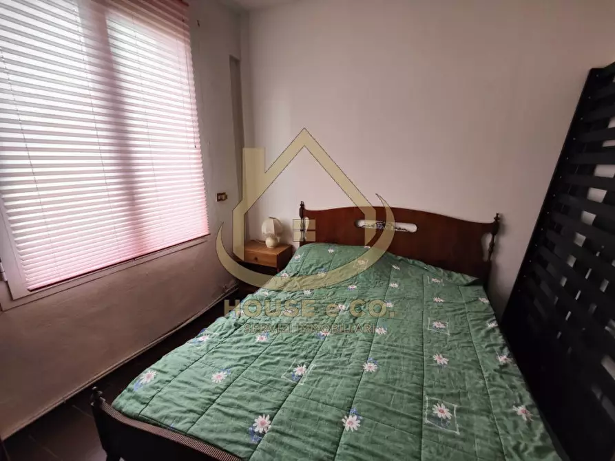 Immagine 42 di Villa in vendita  in Via Quattro Novembre a Parona