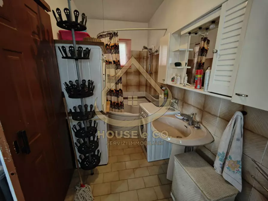 Immagine 46 di Villa in vendita  in Via Quattro Novembre a Parona