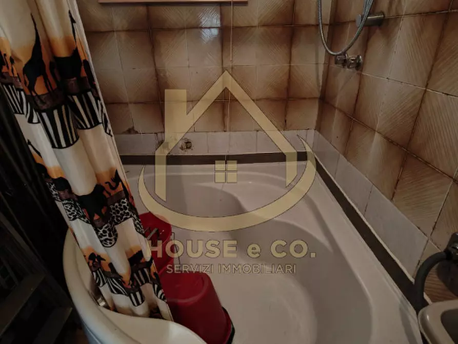 Immagine 48 di Villa in vendita  in Via Quattro Novembre a Parona