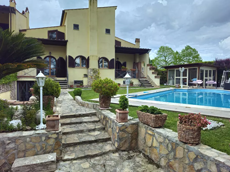 Immagine 4 di Casa bifamiliare in vendita  in via Giuseppe Lazzati a Roma