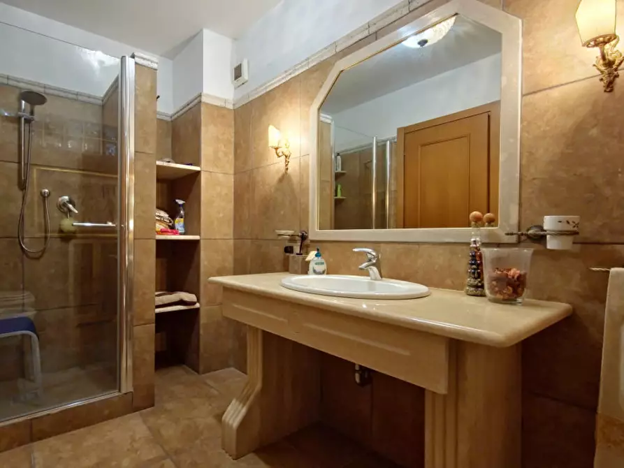 Immagine 57 di Casa bifamiliare in vendita  in via Giuseppe Lazzati a Roma