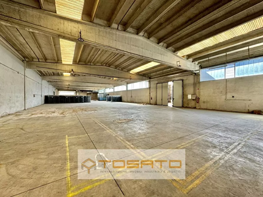 Immagine 3 di Capannone industriale in affitto  a Oppeano