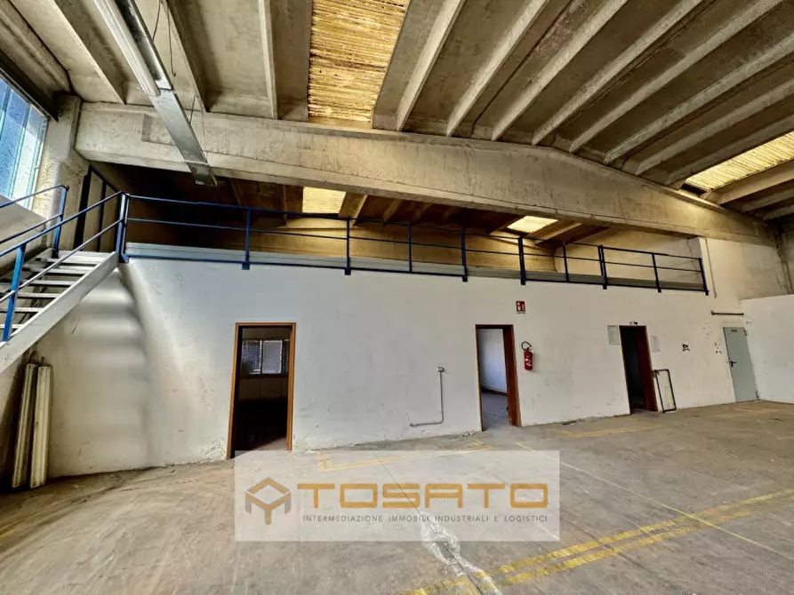 Immagine 12 di Capannone industriale in affitto  a Oppeano