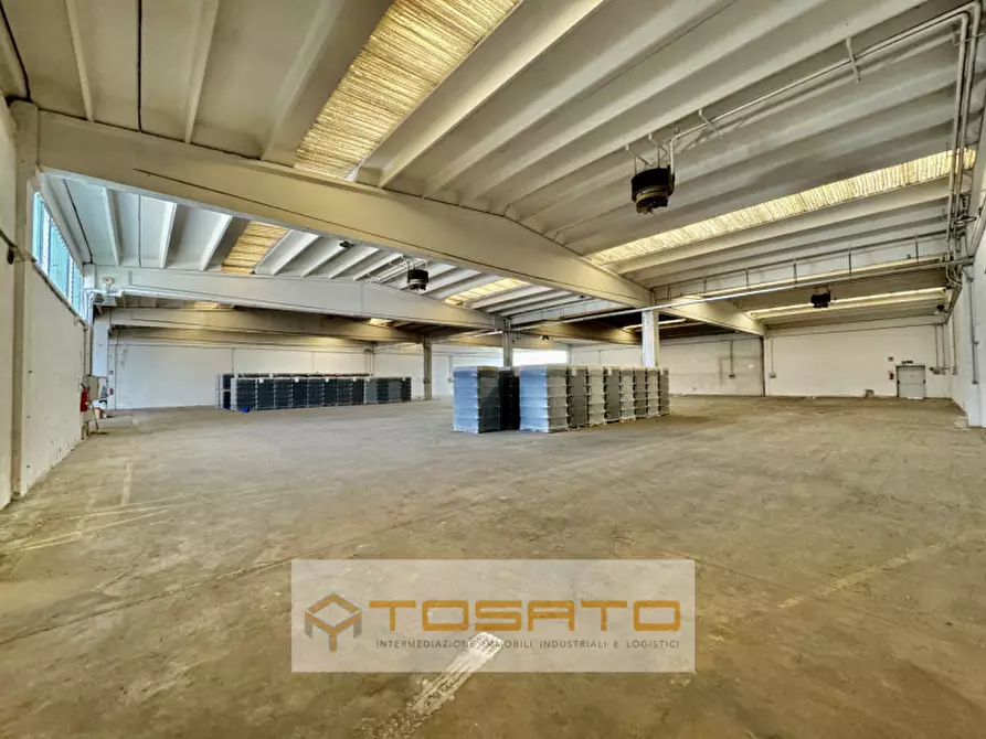 Immagine 14 di Capannone industriale in affitto  a Oppeano