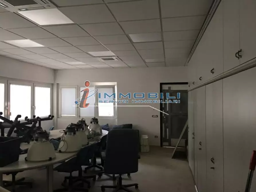 Immagine 5 di Laboratorio in affitto  in VIA ABRUZZI a San Giuliano Milanese