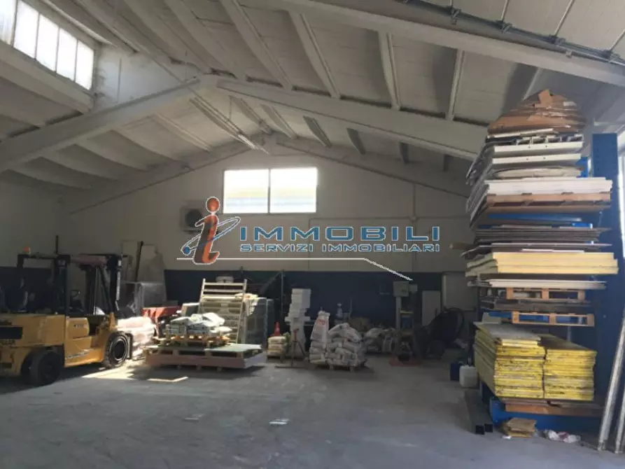 Immagine 2 di Magazzino in affitto  in VIA ABRUZZI a San Giuliano Milanese
