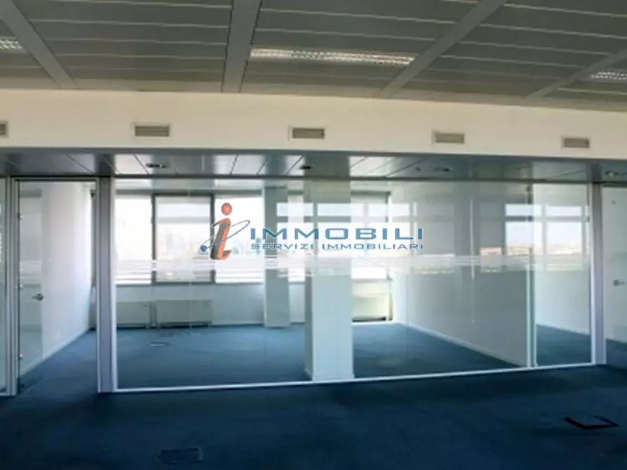Immagine 15 di Ufficio in affitto  in VIA BAZZI CARLO a Milano