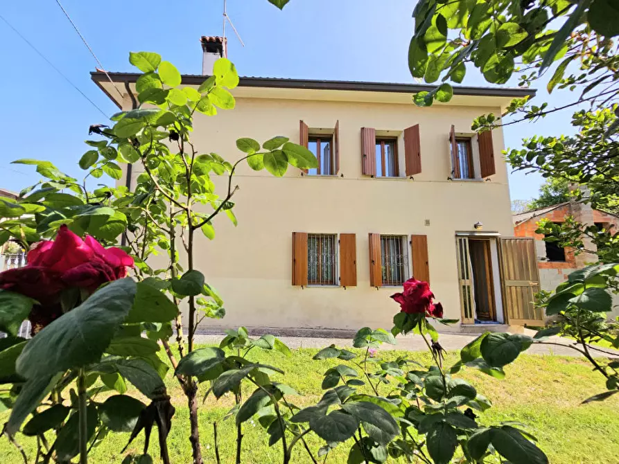 Immagine 1 di Casa indipendente in vendita  in VIA CHIESA a Lozzo Atestino