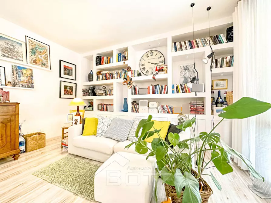 Immagine 1 di Appartamento in vendita  in Via Rossi, 11 a Varallo
