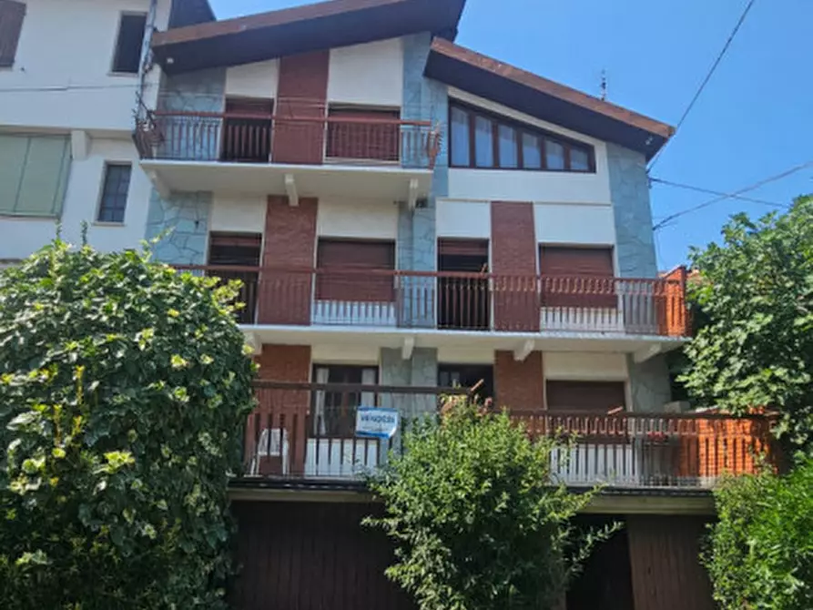 Immagine 2 di Villa in vendita  in Borgata Piano Prime Foglie a Rivara