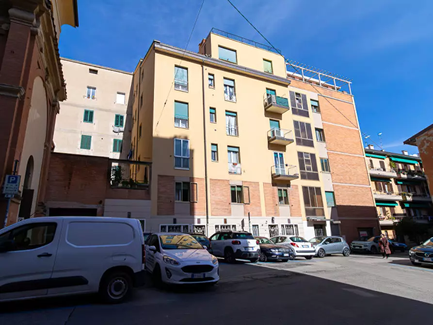 Immagine 1 di Appartamento in vendita  in VIALE SILVANI a Bologna
