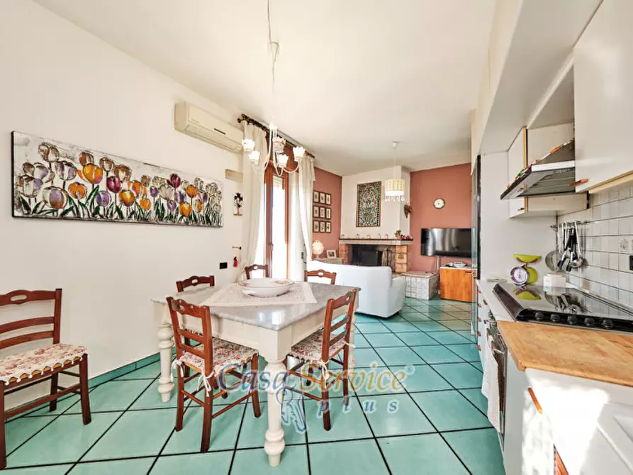 Immagine 9 di Appartamento in vendita  in Via Solferino a Casarano