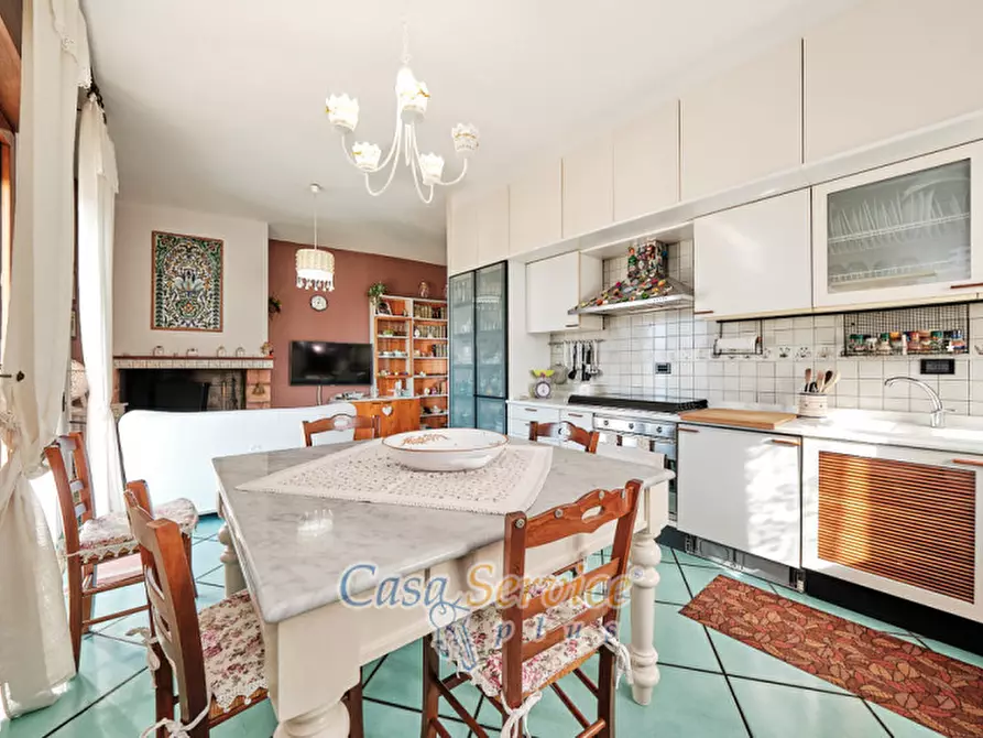 Immagine 11 di Appartamento in vendita  in Via Solferino a Casarano