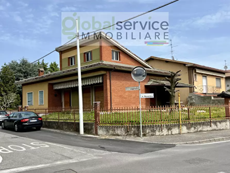 Immagine 1 di Villa in vendita  in Via Caprieli, 40 a Ospitaletto