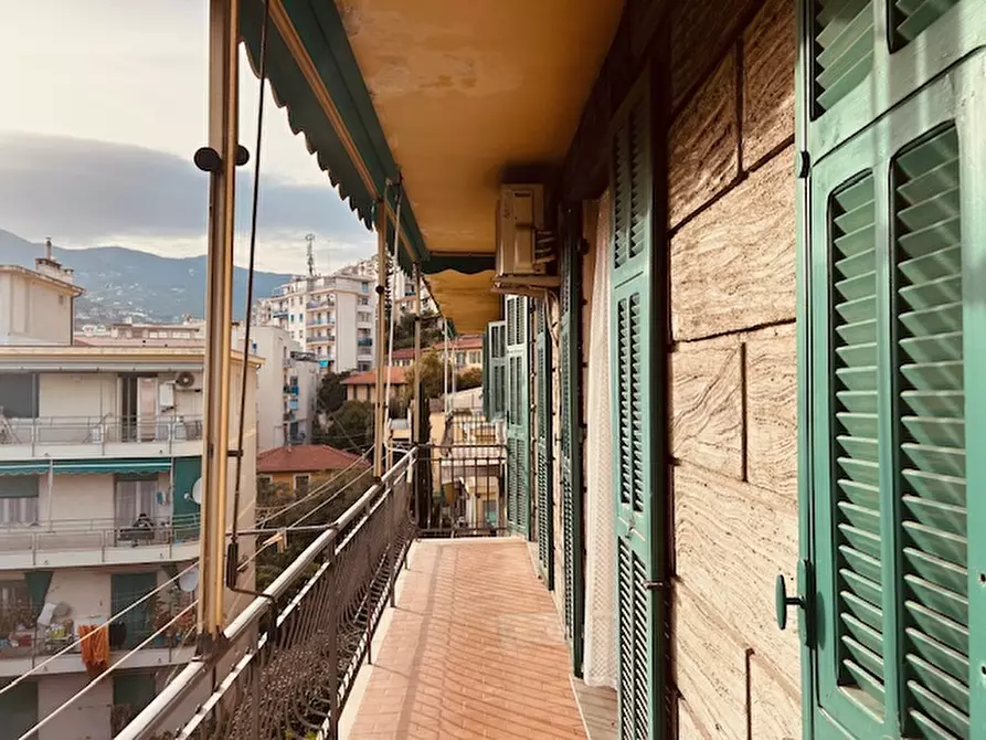 Immagine 1 di Appartamento in vendita  in Strada Rocca a San Remo