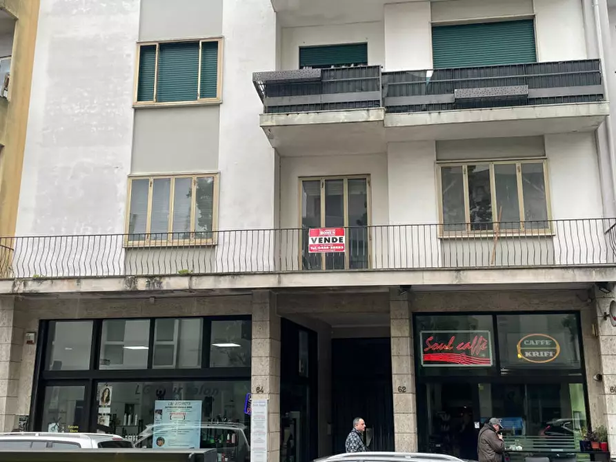Immagine 1 di Appartamento in vendita  in corso del popolo a Rovigo