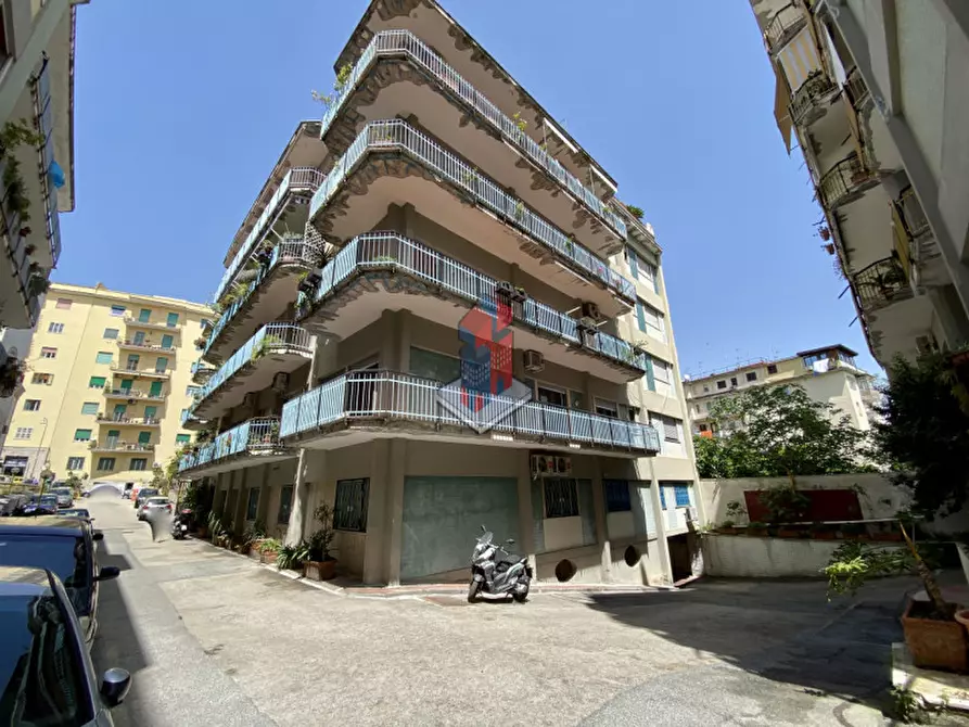 Immagine 1 di Appartamento in vendita  in ARENELLA - PIAZZA CANNETO (adiacenze) a Napoli