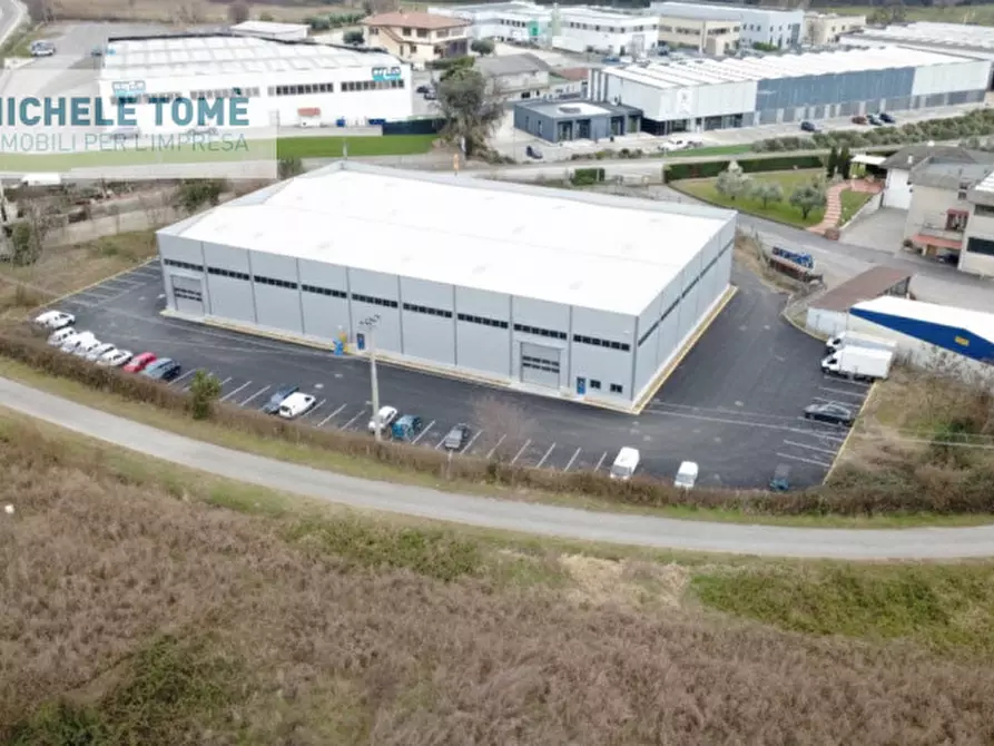 Immagine 1 di Terreno in vendita  in via mantovana a Pastrengo