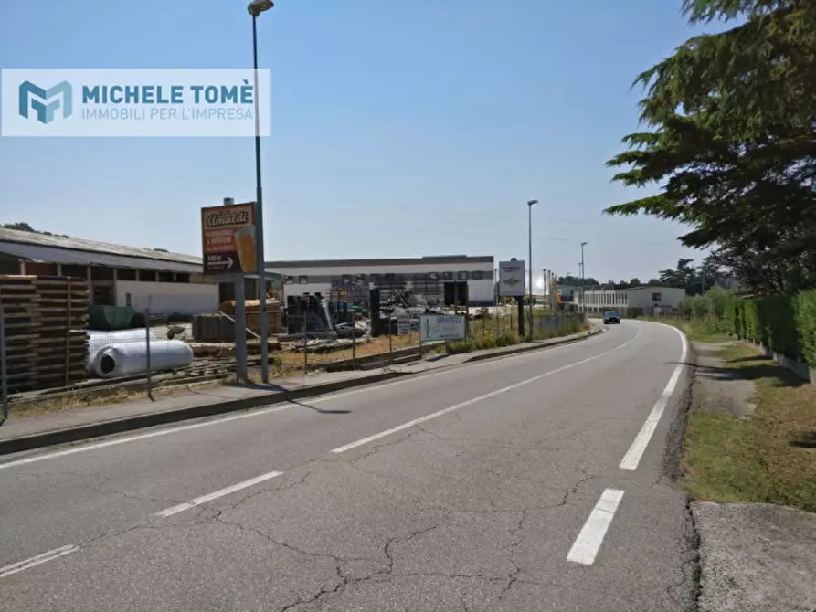 Immagine 1 di Terreno in vendita  in via mantovana a Pastrengo