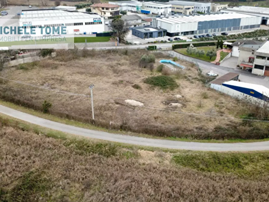 Immagine 4 di Terreno in vendita  in via mantovana a Pastrengo