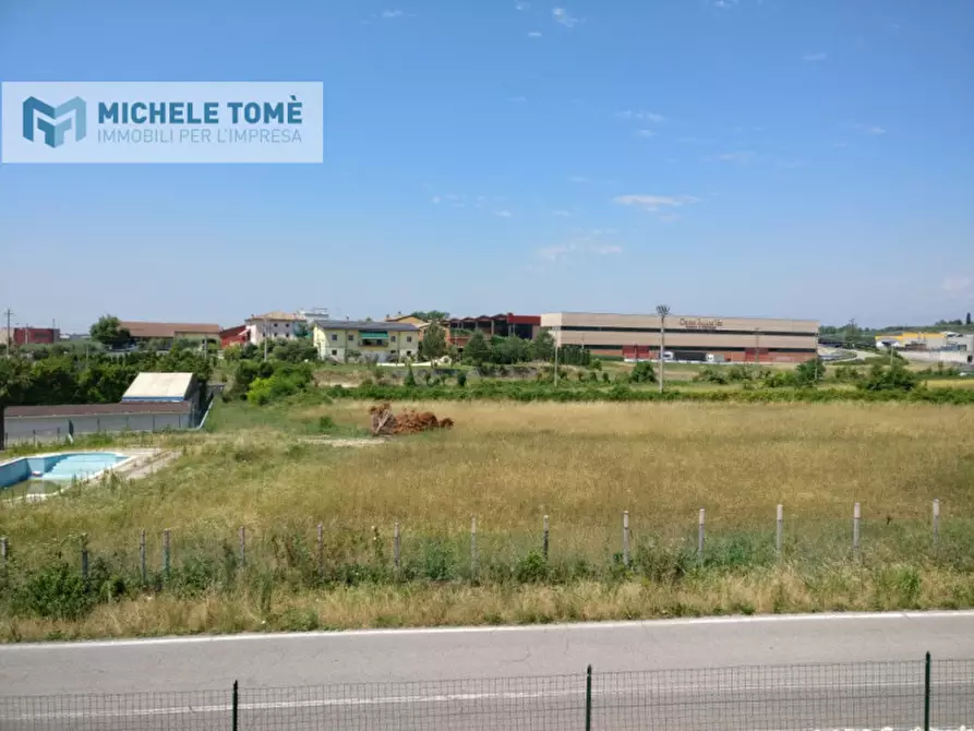 Immagine 10 di Terreno in vendita  in via mantovana a Pastrengo