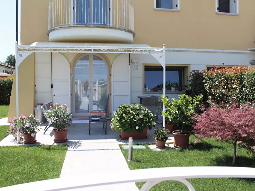 Immagine 5 di Casa bifamiliare in vendita  in Via Borgazzo a Sissa Trecasali