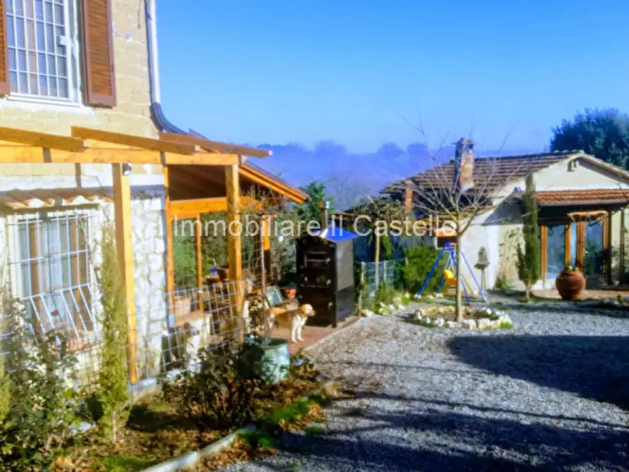 Immagine 1 di Villetta a schiera in vendita  in Pozzuolo a Castiglione Del Lago