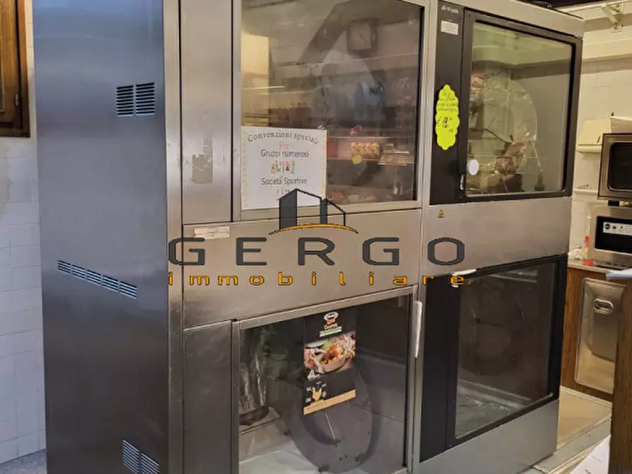 Immagine 21 di Negozio in vendita  in via Belludi a Padova