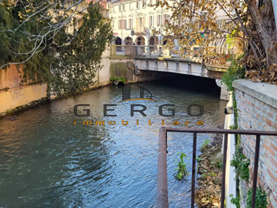 Immagine 24 di Negozio in vendita  in via Belludi a Padova