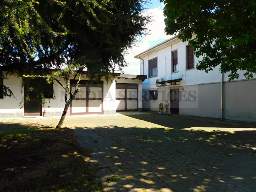 Immagine 6 di Villa in vendita  in via Campi n° 10 a Gropello Cairoli