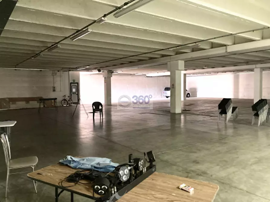 Immagine 7 di Magazzino in affitto  in Via Enrico mattei a Passirano