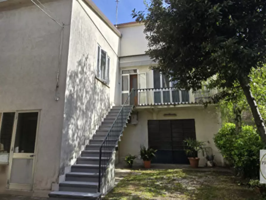 Immagine 1 di Casa bifamiliare in vendita  in via san girolamo a Este