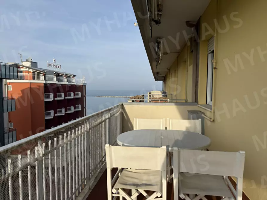 Immagine 2 di Appartamento in vendita  in Viale Giosuè Carducci 197 a Cesenatico