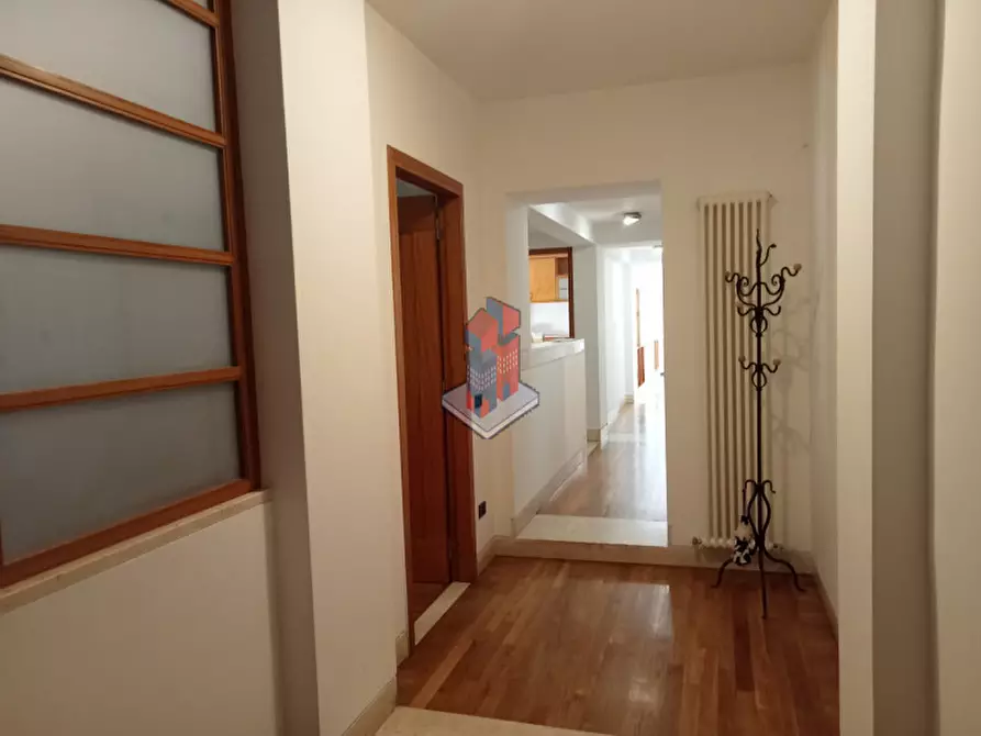 Immagine 13 di Appartamento in affitto  in VOMERO - FUNICOLARE CHIAIA a Napoli