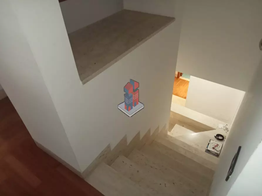 Immagine 27 di Appartamento in affitto  in VOMERO - FUNICOLARE CHIAIA a Napoli